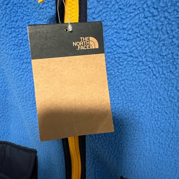 NWT- The North Face- Men’s royal arch vest. Size XL - Picture 7 of 10